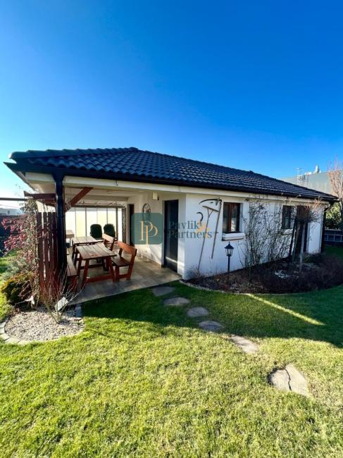 Predaj 4izb.rodinný dom Nitra, pozemok 9á, domček 50m2 na záhrade