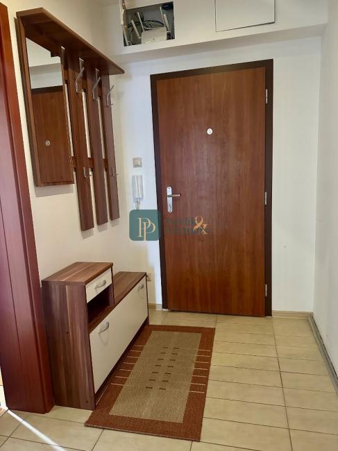 Predaj veľký 2 izbový byt, balkón, zariadený, Klokočina