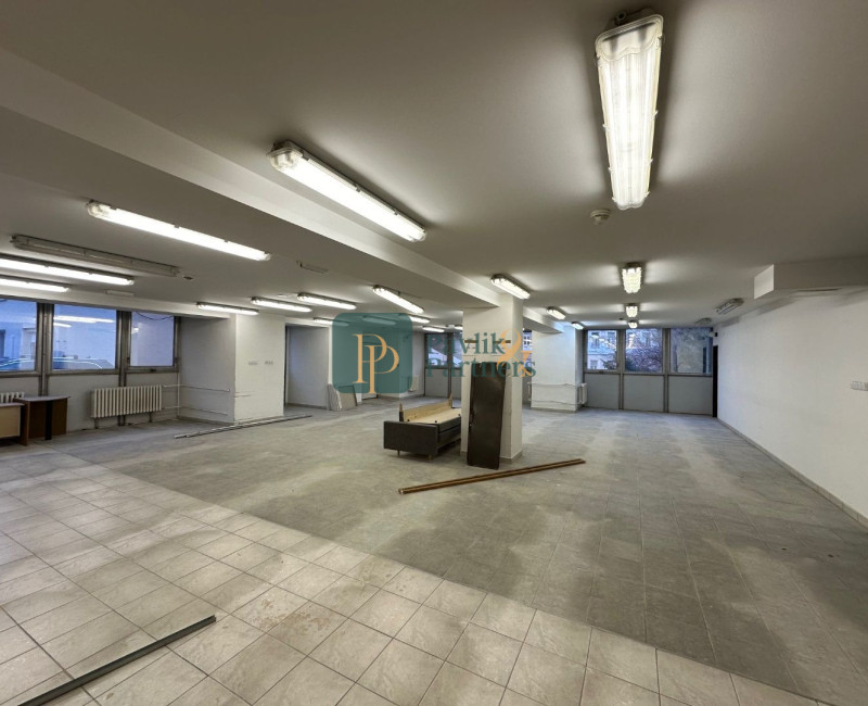 Prenájom veľkometrážny priestor, úplne centrum mesta, 287 m2