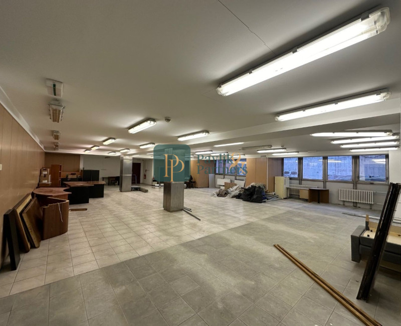 Prenájom veľkometrážny priestor, úplne centrum mesta, 287 m2