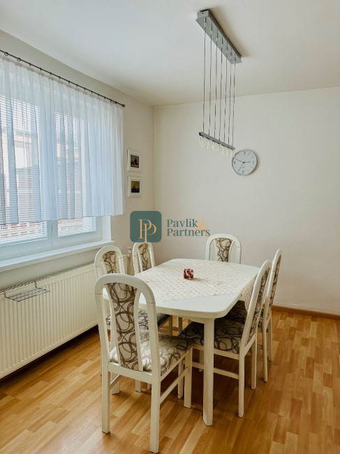 Predaj 4 izbový rodinný dom, 9á krásny pozemok pod lesom, garáž, Nitra