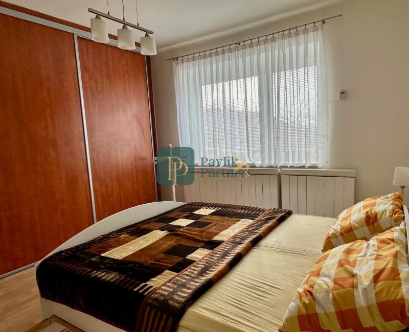 Predaj 4 izbový rodinný dom, 9á krásny pozemok pod lesom, garáž, Nitra