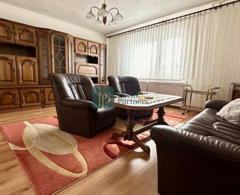 Predaj 4 izbový rodinný dom, 9á krásny pozemok pod lesom, garáž, Nitra