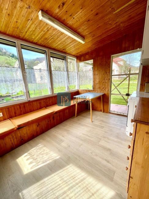 Chata aj na celoročné využitie v tichom prostredí plnej zelene, Hiadeľ