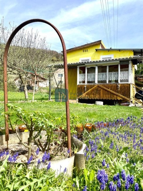 Chata aj na celoročné využitie v tichom prostredí plnej zelene, Hiadeľ