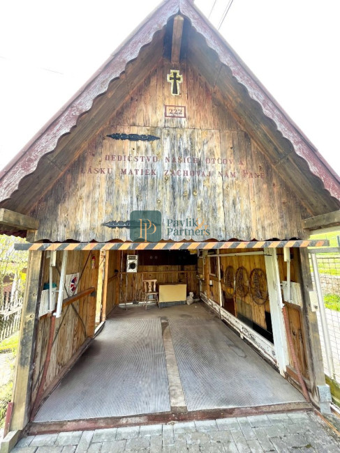 Chata aj na celoročné využitie v tichom prostredí plnej zelene, Hiadeľ