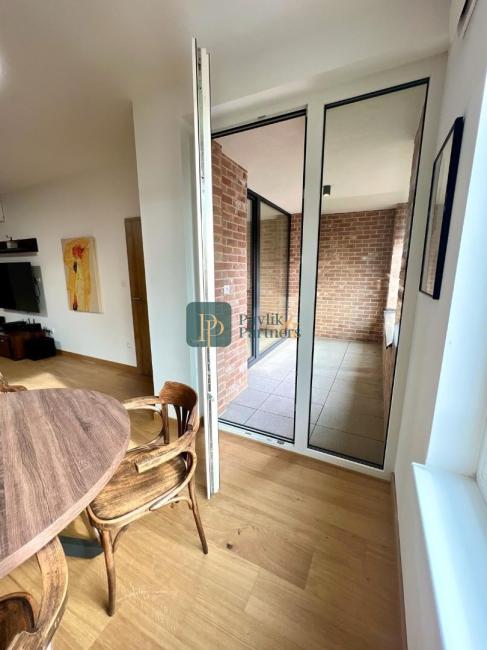 Prenájom 3izbový byt pod Hradom, ul.Podzámska, 2 park.miesta v garáži