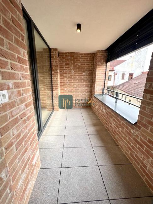 Prenájom 3izbový byt pod Hradom, ul.Podzámska, 2 park.miesta v garáži