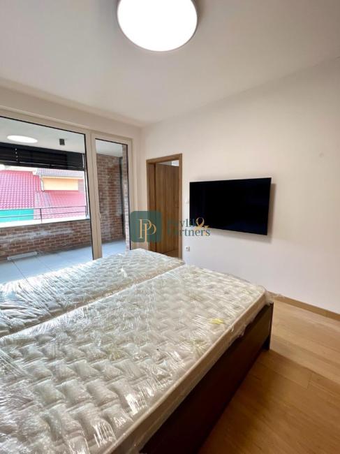 Prenájom 3izbový byt pod Hradom, ul.Podzámska, 2 park.miesta v garáži