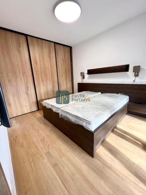 Prenájom 3izbový byt pod Hradom, ul.Podzámska, 2 park.miesta v garáži