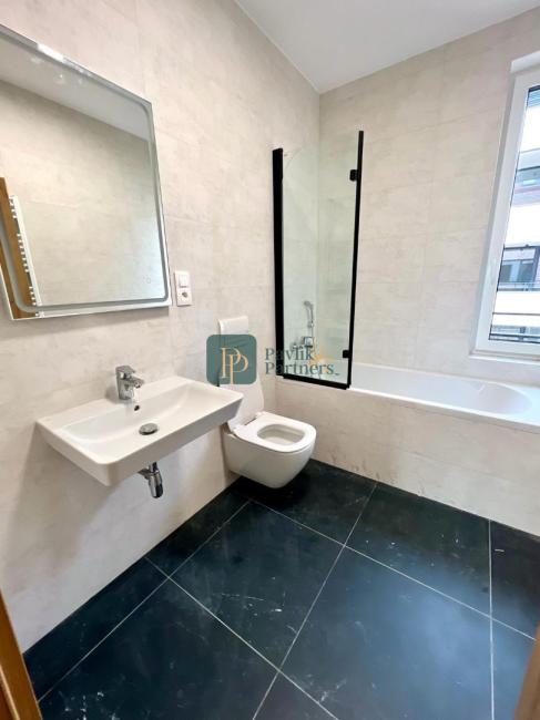 Prenájom 3izbový byt pod Hradom, ul.Podzámska, 2 park.miesta v garáži