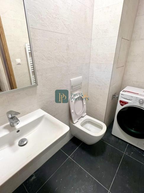 Prenájom 3izbový byt pod Hradom, ul.Podzámska, 2 park.miesta v garáži