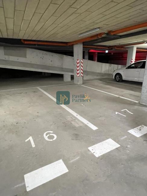 Prenájom 3izbový byt pod Hradom, ul.Podzámska, 2 park.miesta v garáži