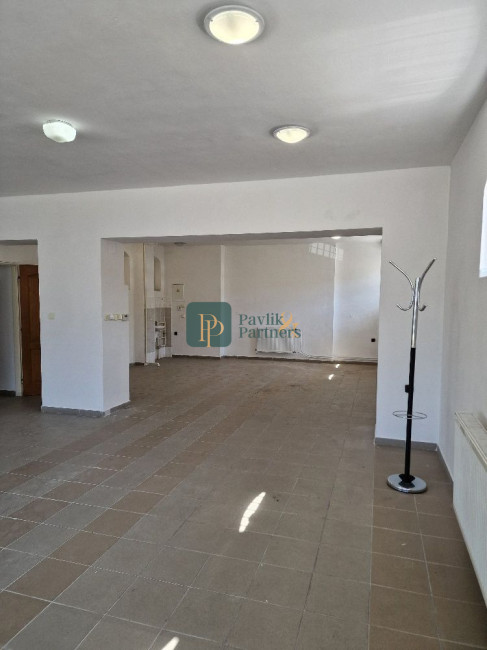 Prenájom obchodný priestor 86m2, pri autobusovej stanici