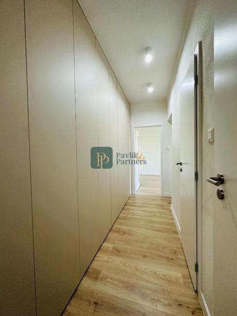 Predaj krásny 2 izbový byt, balkón, čerstvá rekonštrukcia, centrum mesta