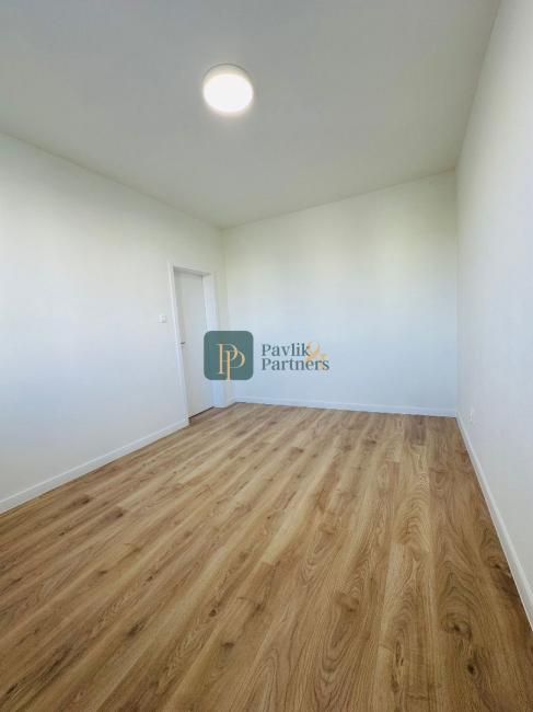 Predaj krásny 2 izbový byt, balkón, čerstvá rekonštrukcia, centrum mesta