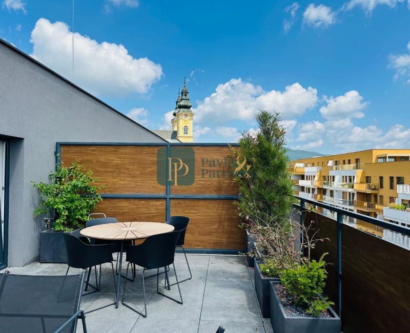 Prenájom krásny 2 izbový byt, centrum mesta, 40m2 terasa