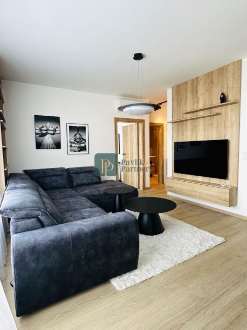 Prenájom krásny 2 izbový byt, centrum mesta, 40m2 terasa