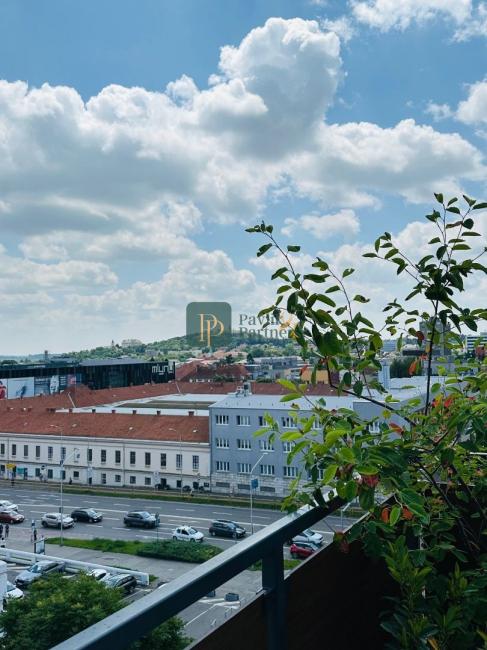 Prenájom krásny 2 izbový byt, centrum mesta, 40m2 terasa