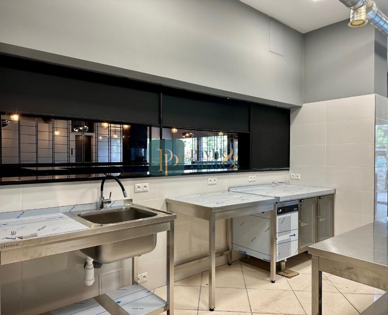 Odstúpenie luxusnej prevádzky, úplne centrum mesta, kompletne zariadená