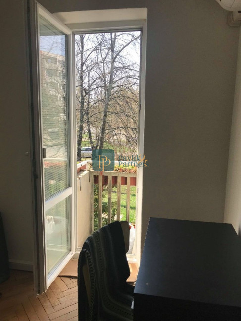 Prenájom 2,5 izb.byt centrum,pri parku,tehlová bytovka