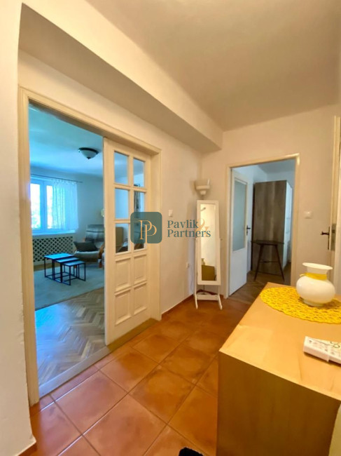 Prenájom 2,5 izb.byt centrum,pri parku,tehlová bytovka