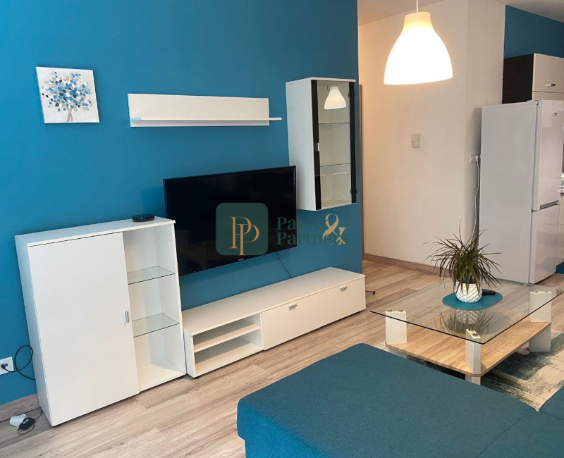 Prenájom pekný 2izb byt, centrum mesta, vlastné parkovacie miesto