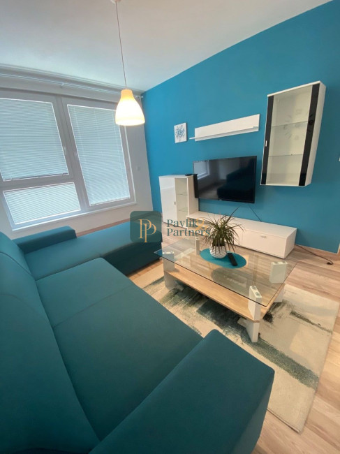 Prenájom pekný 2izb byt, centrum mesta, vlastné parkovacie miesto