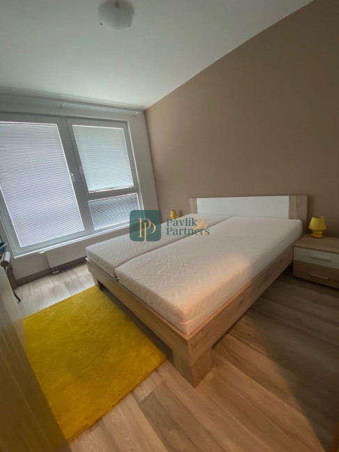 Prenájom pekný 2izb byt, centrum mesta, vlastné parkovacie miesto