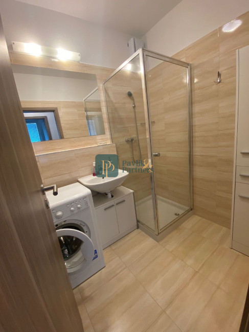 Prenájom pekný 2izb byt, centrum mesta, vlastné parkovacie miesto