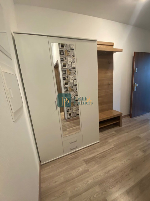 Prenájom pekný 2izb byt, centrum mesta, vlastné parkovacie miesto