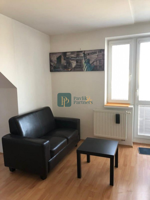 Prenájom 2 izbový byt, veľký balkón, zariadený