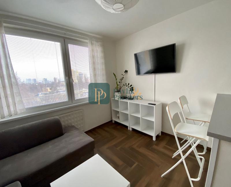 Prenájom 1 izbový byt, zariadený, Chrenová