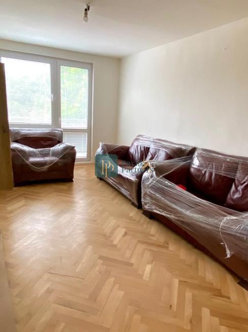 Prenájom 3 izb.byt Chrenová, balkón, zariadený.