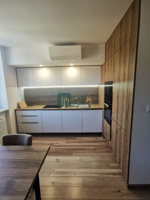 Prenájom krásny 2 izbový byt pod hradom, balkón, centrum mesta