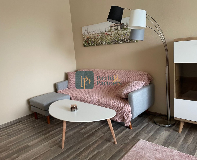 Prenájom pekný 2 izbový byt, zariadený, Chrenová