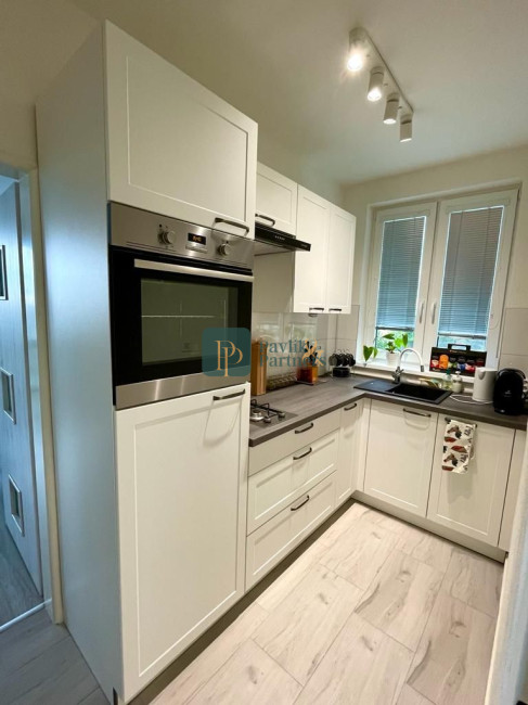 Prenájom 2 izbový dom so záhradou, Zobor, parkovanie