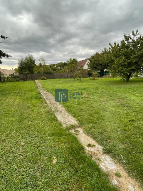 Prenájom 2 izbový dom so záhradou, Zobor, parkovanie