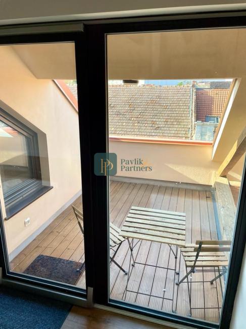 Prenájom 2izb.byt 80m2, pod Hradom, terasa, parkovacie miesto