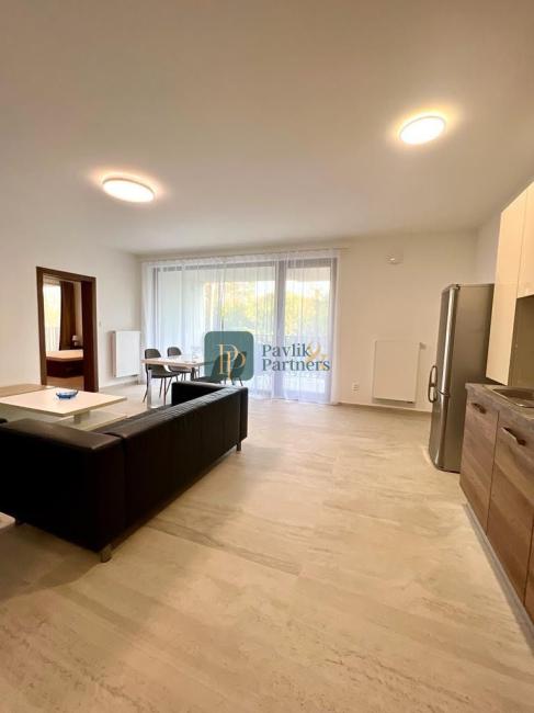 Prenájom nadštandardný 2 izbový byt, novostavba, 1x garážové státie