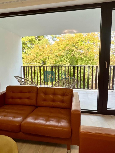 Prenájom novostavba 4izb.byt 99m2, centrum, 2 garážové státia