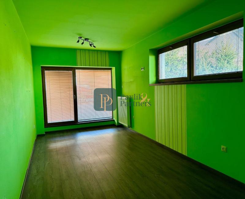 Prenájom veľký 5 izbový rodinný dom, Zobor, 9,6á pozemok