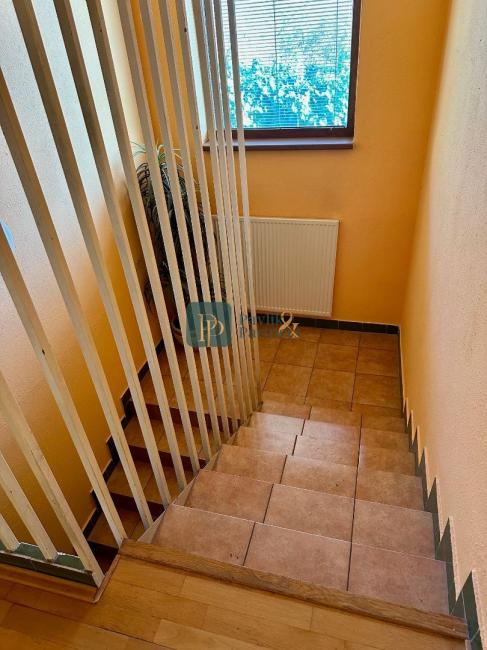 Prenájom veľký 5 izbový rodinný dom, Zobor, 9,6á pozemok