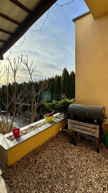 Prenájom veľký 5 izbový rodinný dom, Zobor, 9,6á pozemok