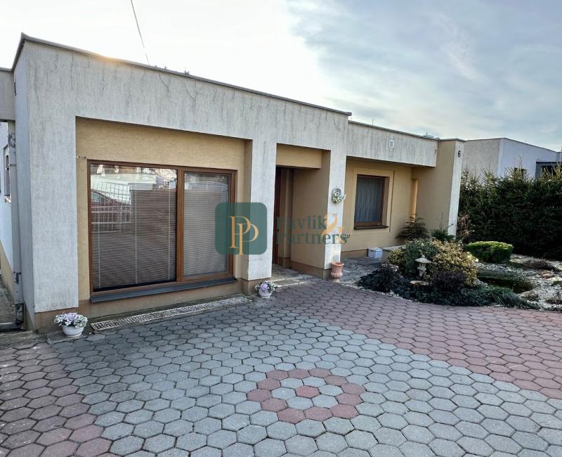 Prenájom veľký 5 izbový rodinný dom, Zobor, 9,6á pozemok