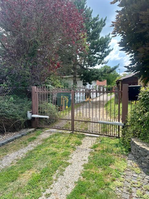 Predaj stavebný pozemok, 7,4 á, Čermáň