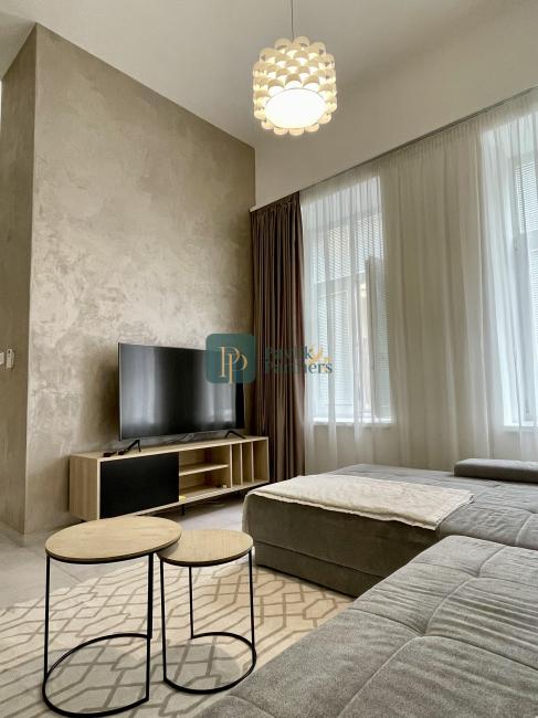 Exkluzívny 2izbový byt na prenájom, historické centrum mesta NR