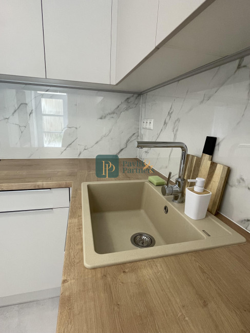 Exkluzívny 2izbový byt na prenájom, historické centrum mesta NR