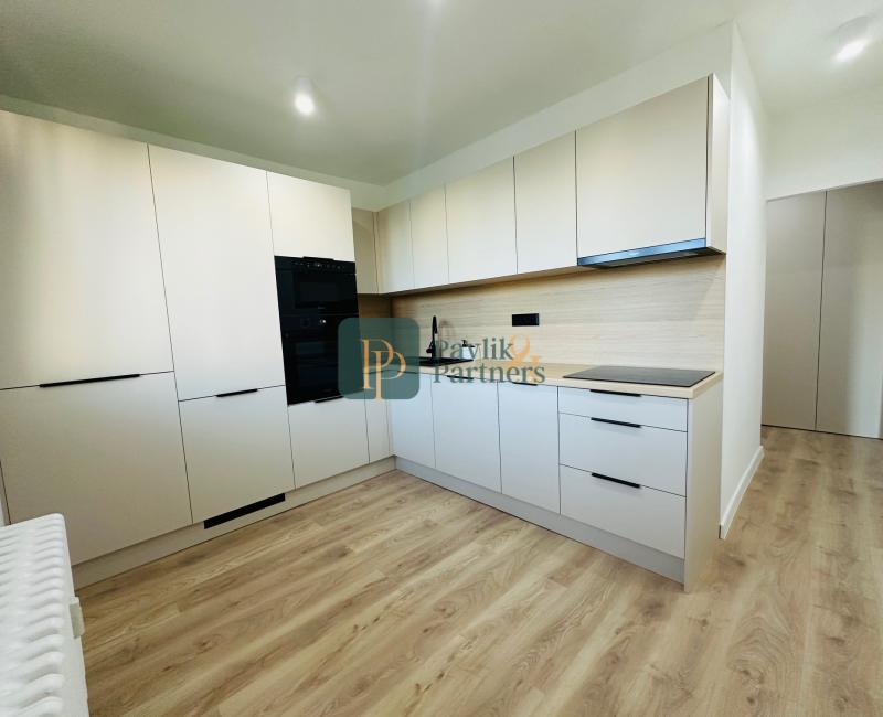 Prenájom krásny 2 izbový byt, kompletne zariadený, centrum mesta