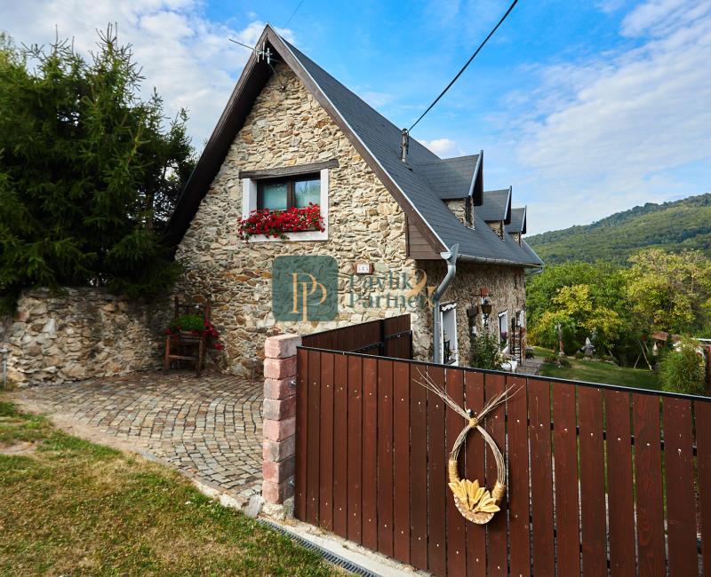 Predaj kamenná chalupa Jedľové Kostoľany, pozemok 15á EXKLUZÍVNE!